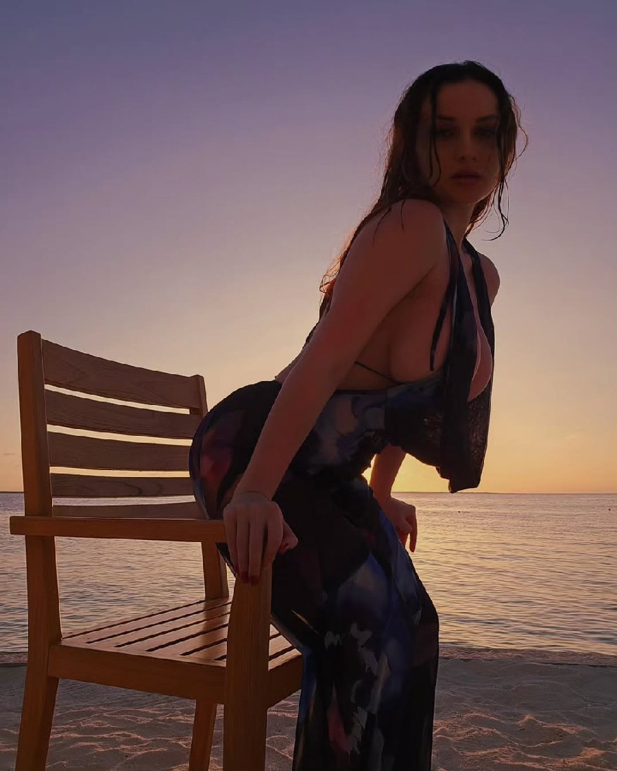 Sexy girl Miranda Faith nude in Laval