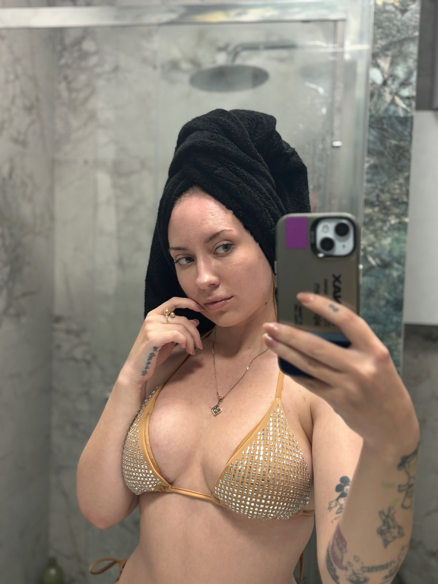 Nude girl KateV in Laval