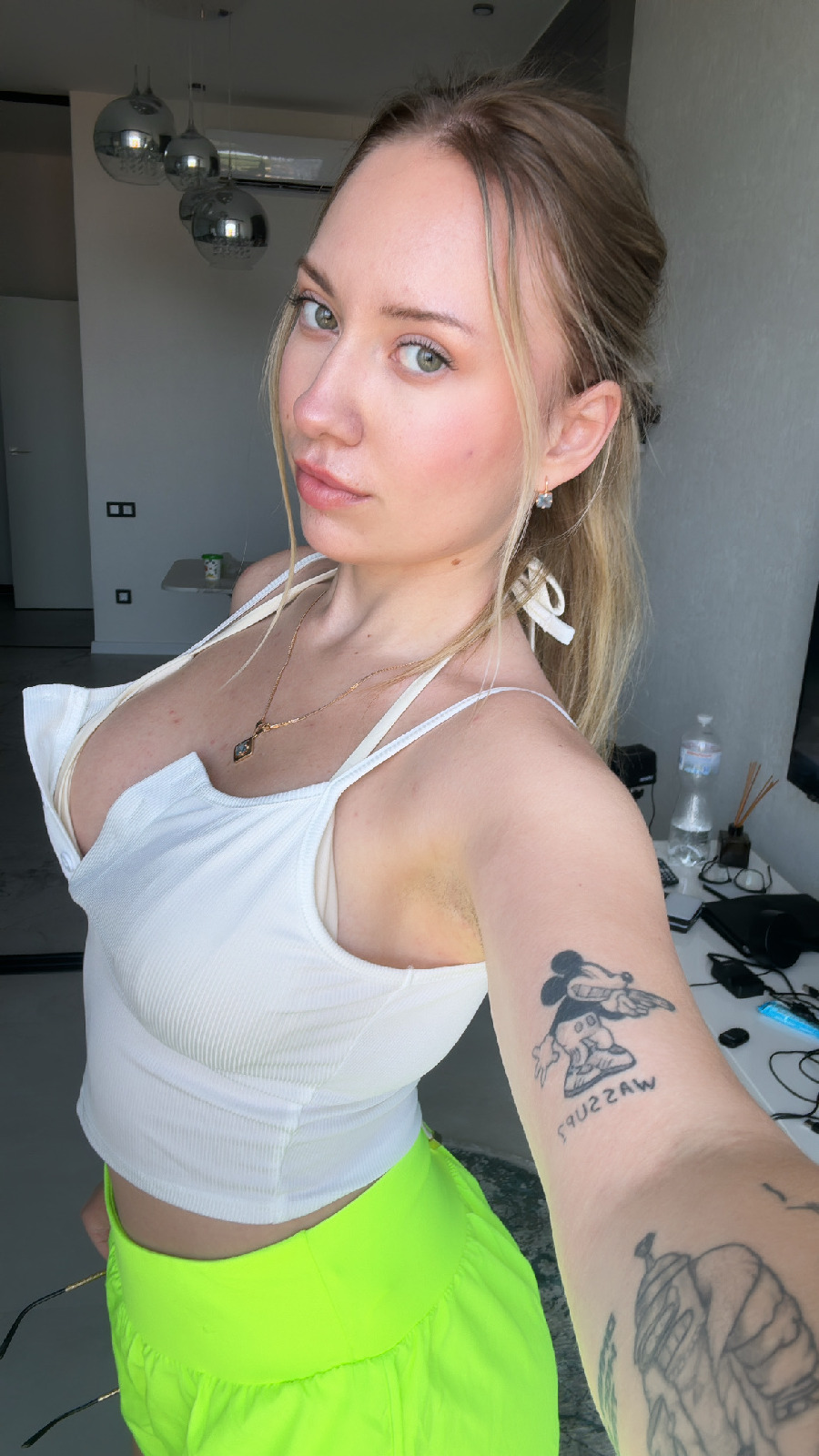 KateV in her underwear in Laval