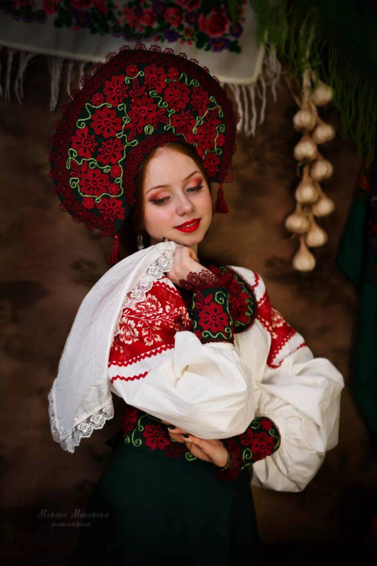 Women in Slavic costumes underwear in Laval