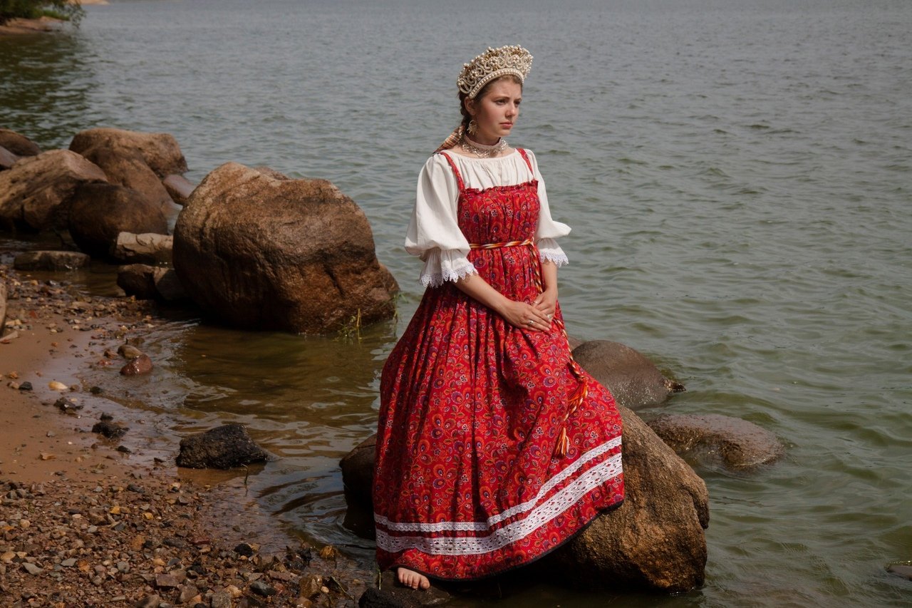 Women in Slavic costumes in Laval