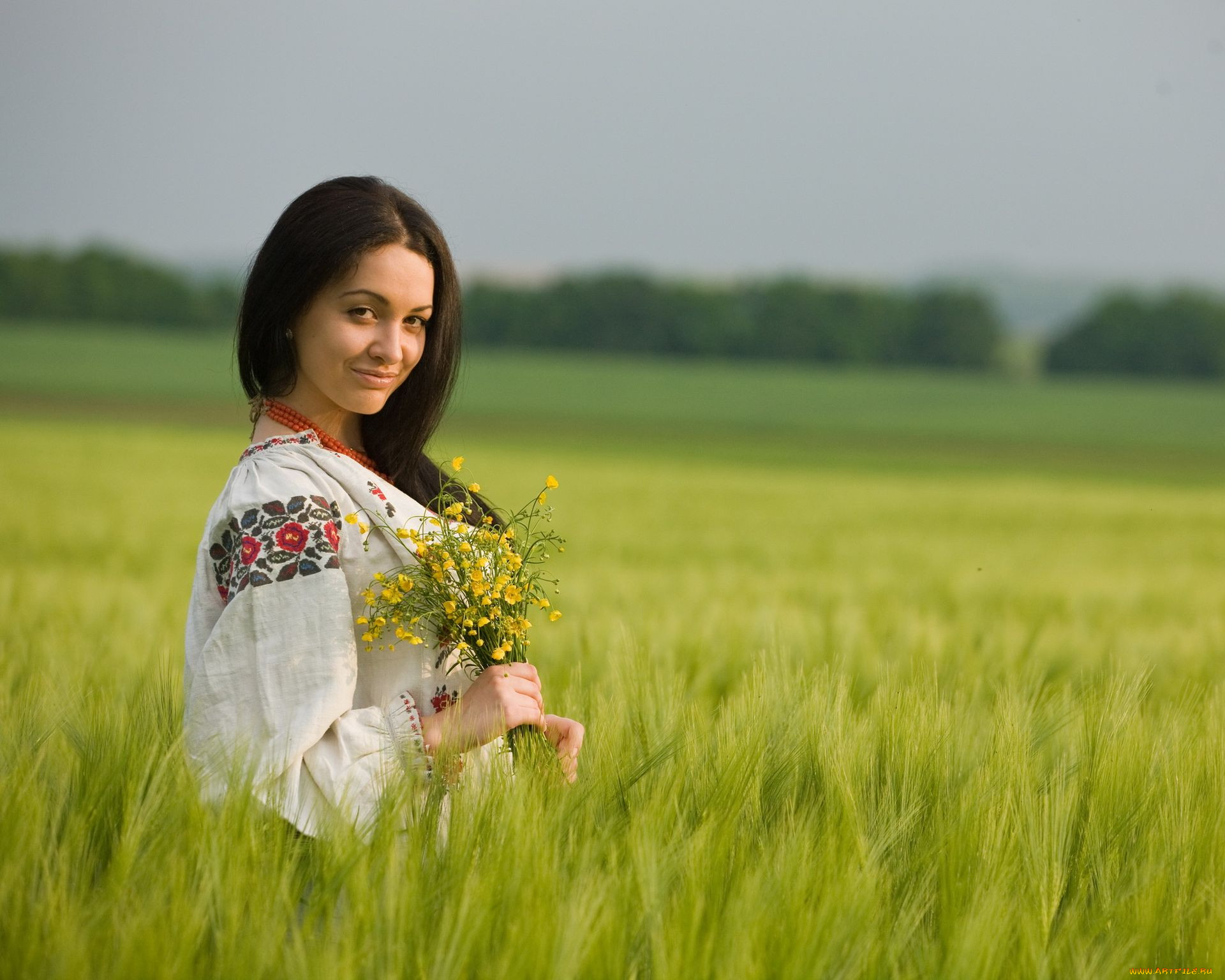 Women in Slavic costumes in Laval