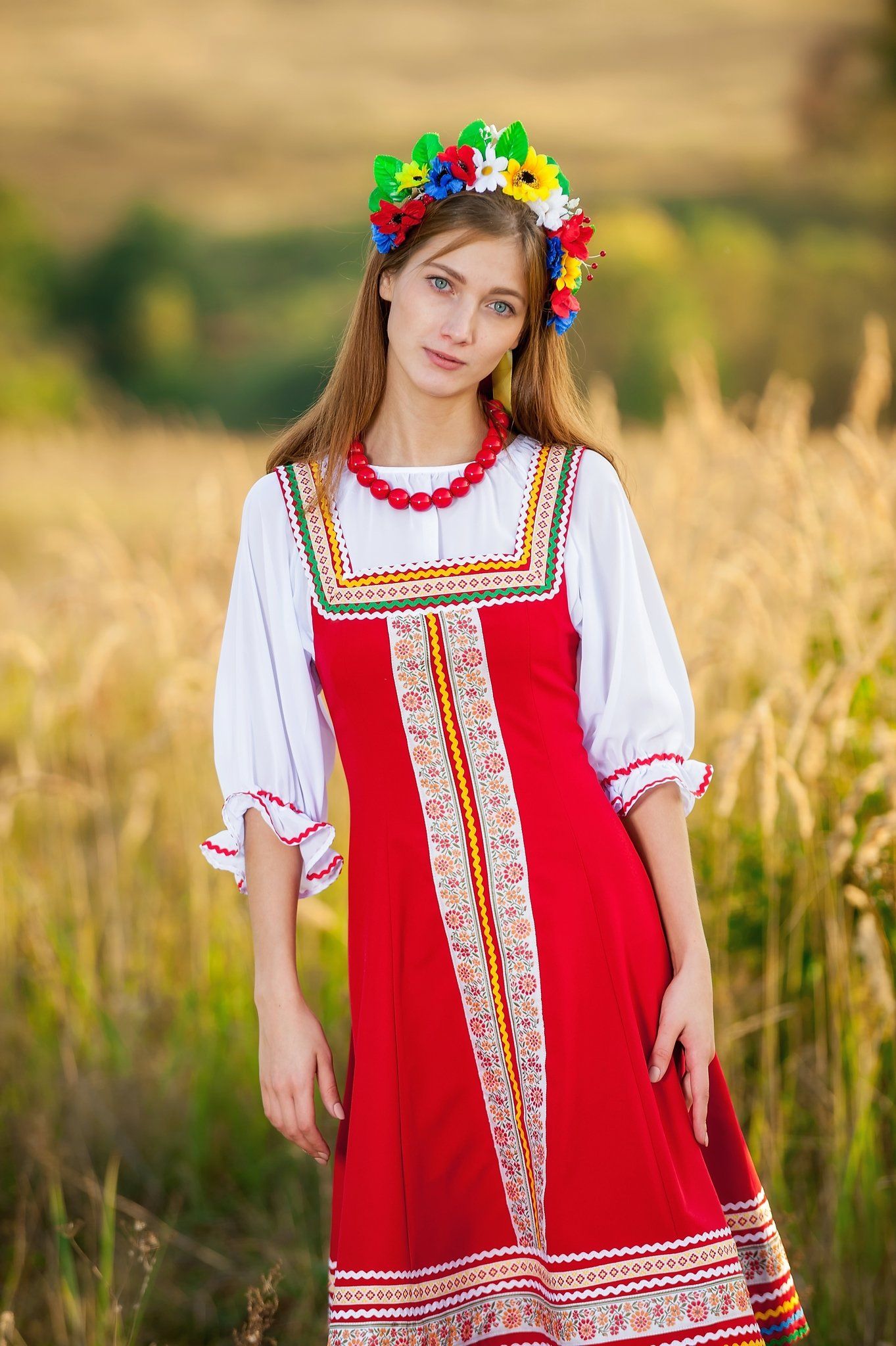 Women in Slavic costumes in Laval