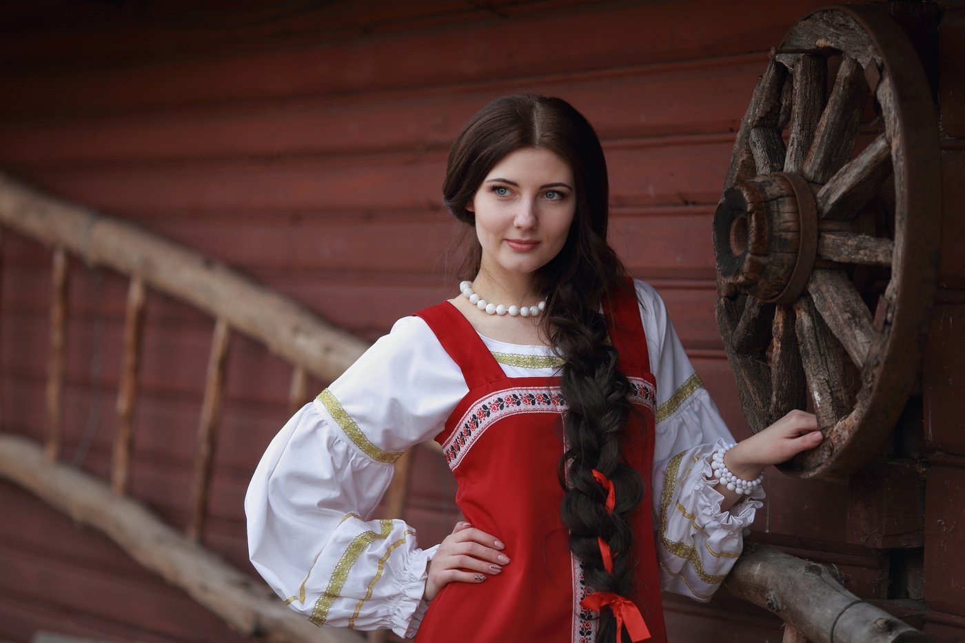Girls in Slavic costumes in Laval