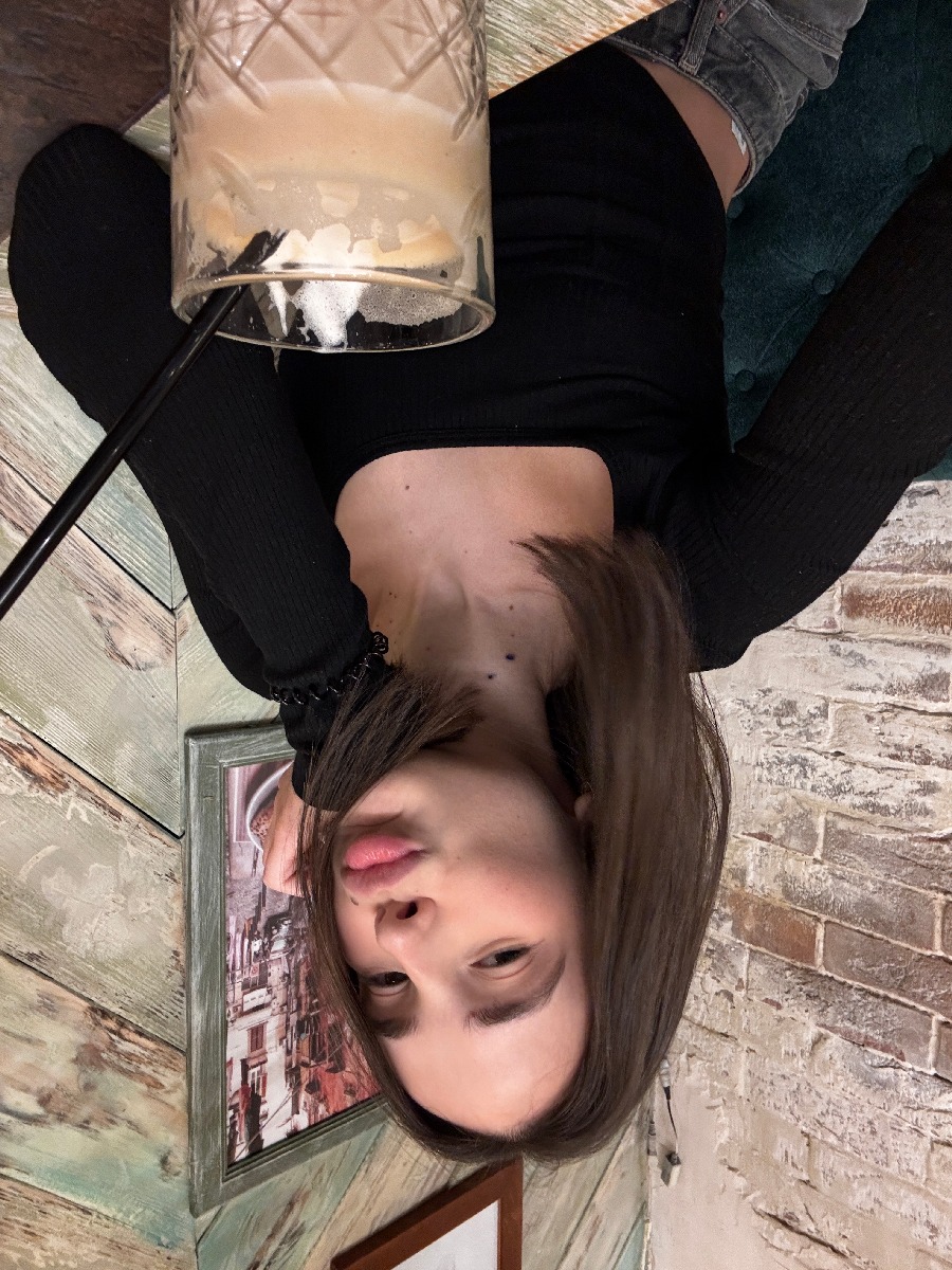 Fresh photos, fresh mood — Tina online in Laval